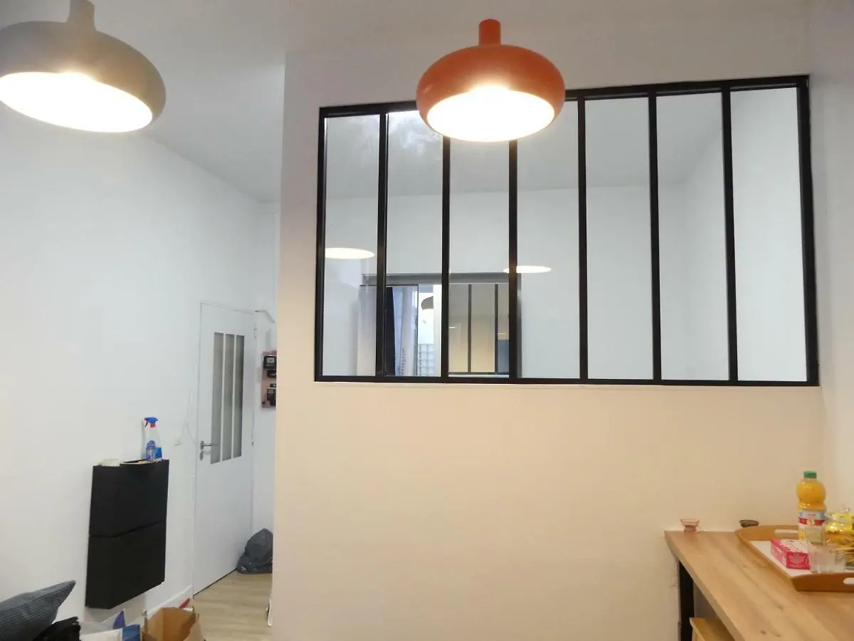 Apartment Voltaire *